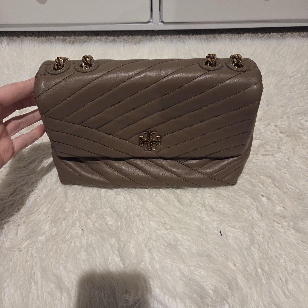 Tory Burch Quilted Brown Shoulder Bag - Picture 2 of 5